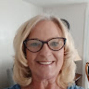 Meet your Posher, Debbie